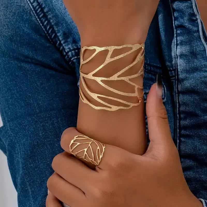 Modernes Armband und Ring Set im Blatt-Design
