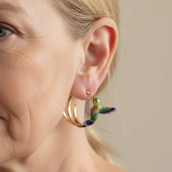 Handbemalte Kolibri Creolen für einen verspielten Look