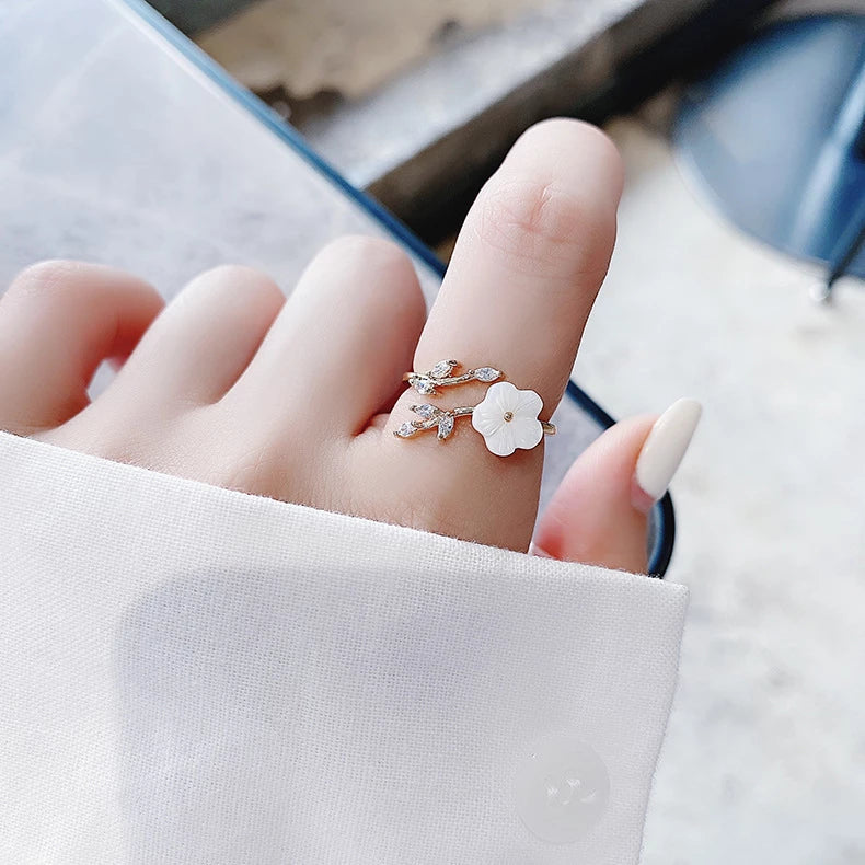 Verstellbarer Vintage-Ring mit Blatt