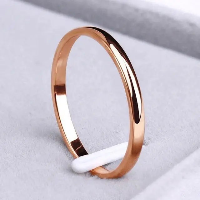 Schlichter zweifarbiger Ring