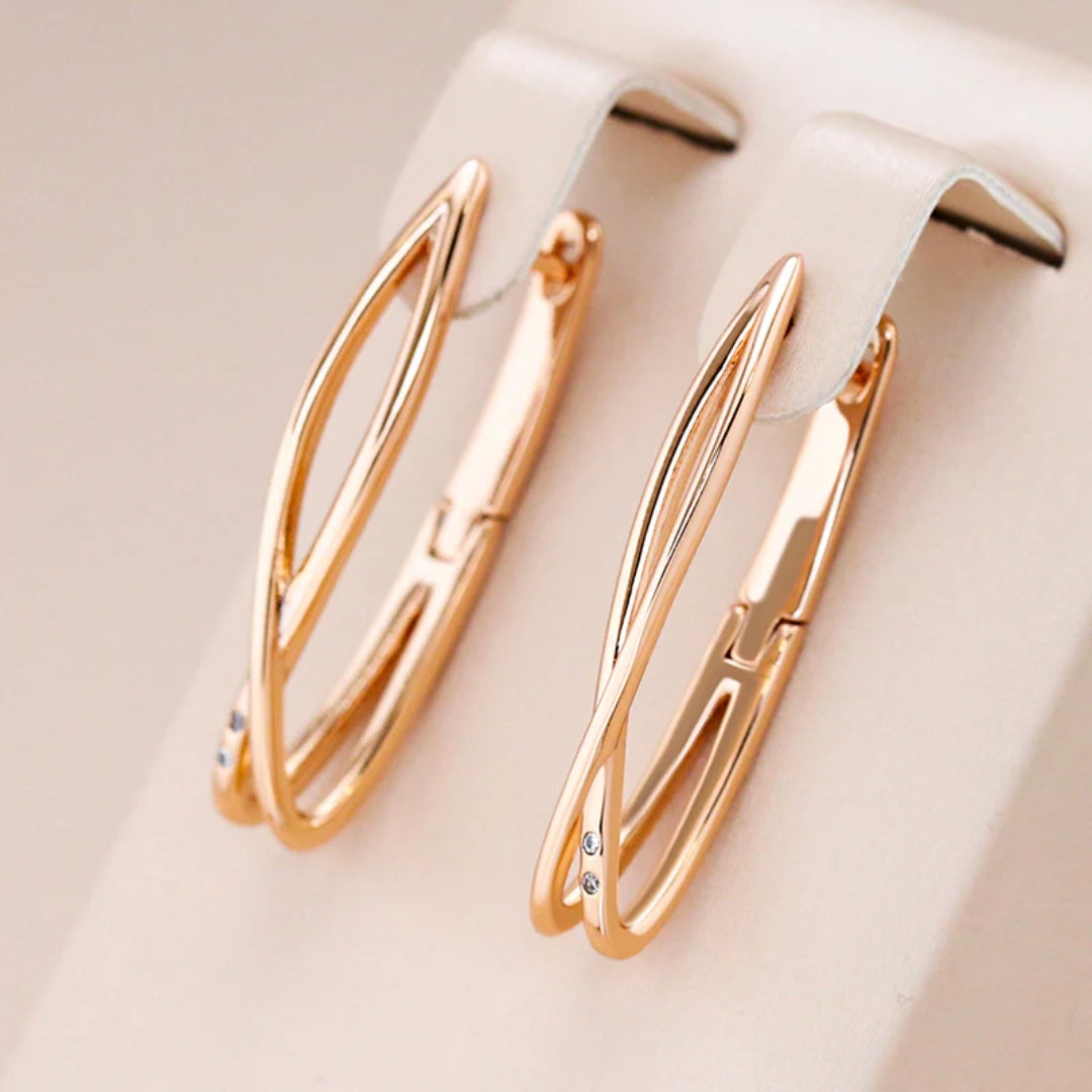 Elegante Damen Creolen mit funkelnden Zirkonia-Steinen und modernem Design