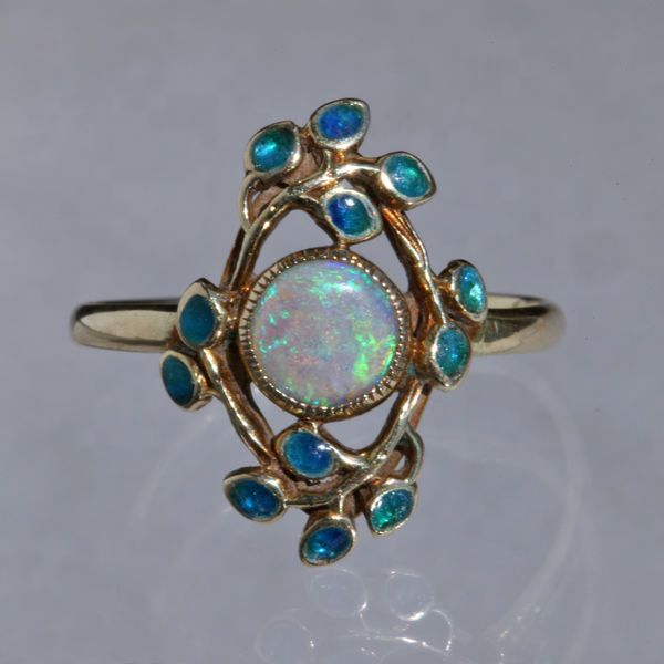 Vintage-Blumenring mit Opal Pal und türkisfarbenen Steinen