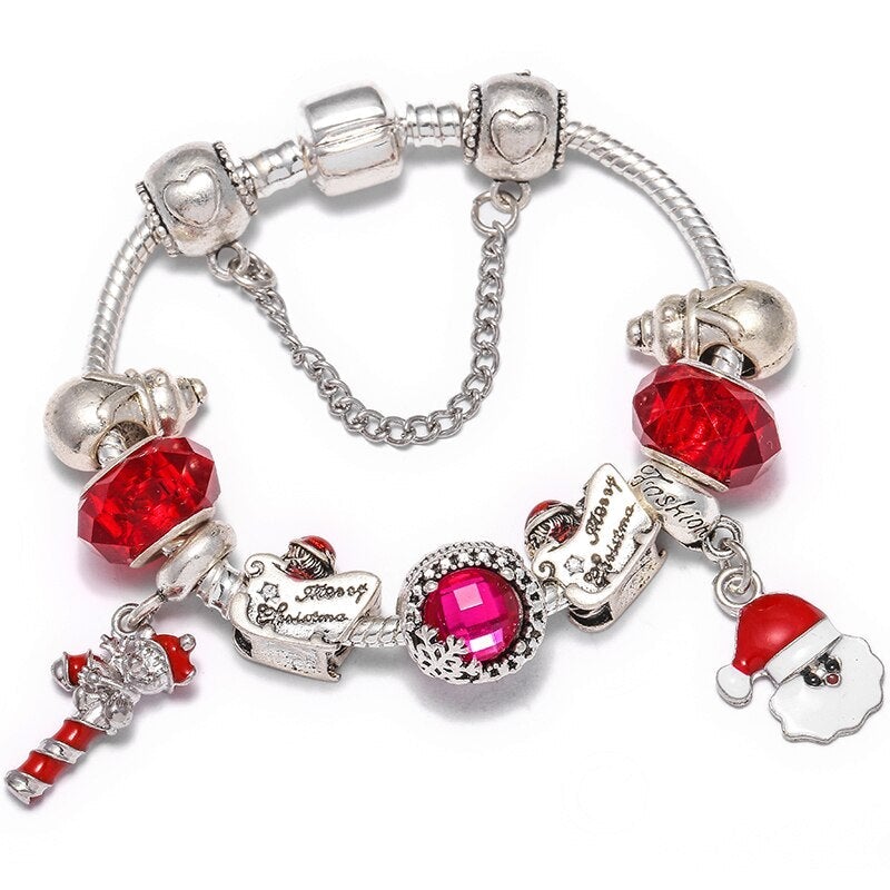 Festliches Weihnachtsarmband mit roten Kristallen und Weihnachtsmann-Charms
