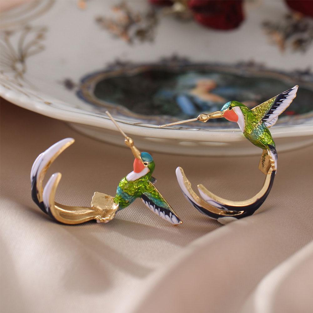 Exotische Kolibri Emaille Ohrringe mit einzigartigem Design