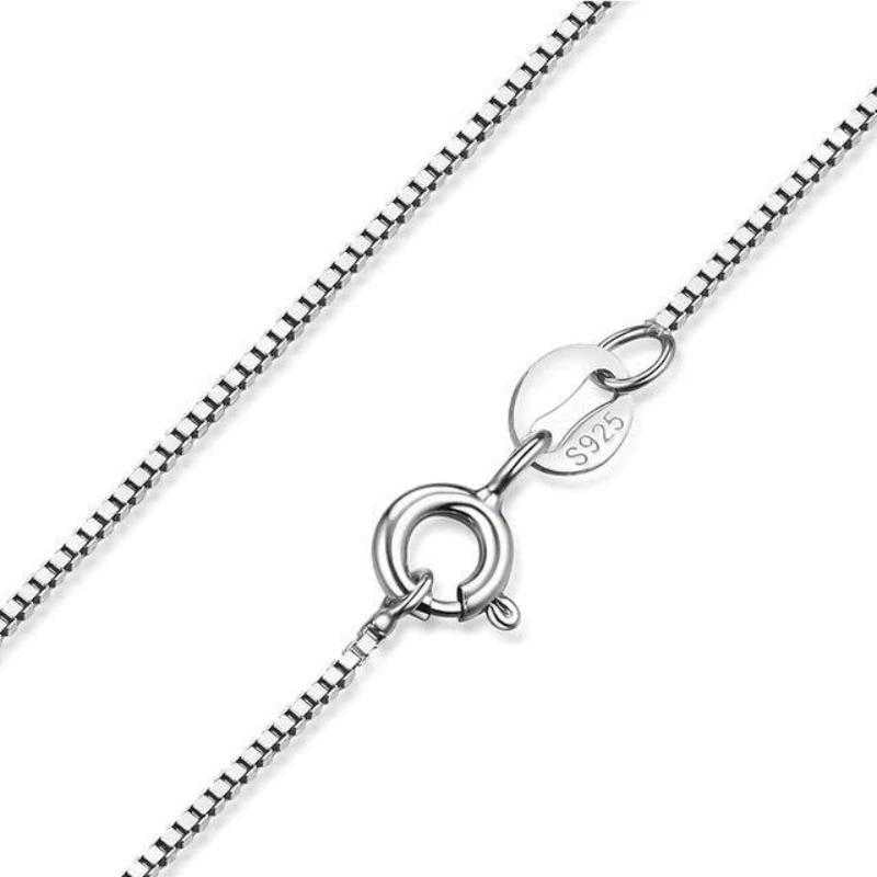 Elegante Tropfen-Halskette mit glitzerndem Smaragd-Zirkonia und feinem Design