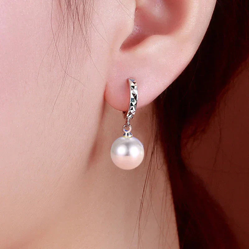 Eleganter Perlenohrring mit zartem Kreolen-Design für Damen