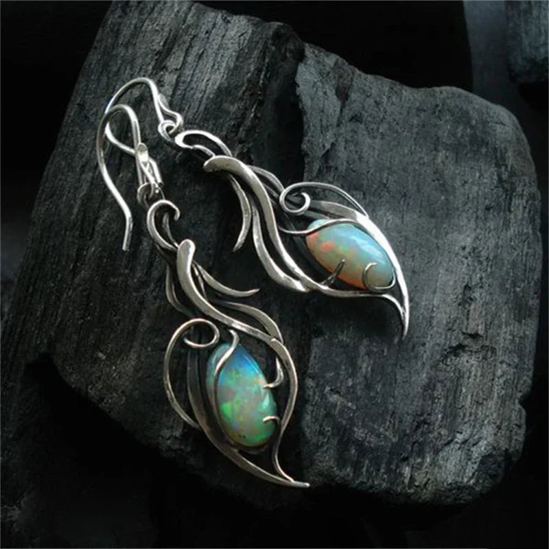 Vintage Schillernde Opal Ohrhänger im kunstvollen Blätter-Design