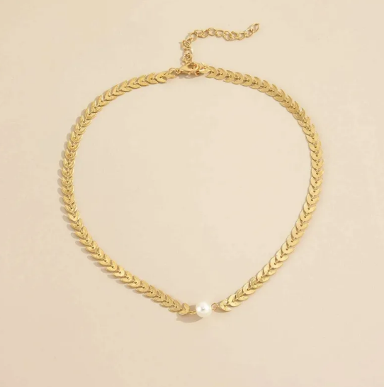 Elegantes Blätterketten-Choker mit Akzent-Perle