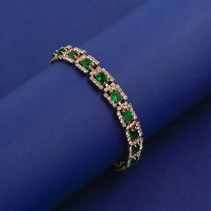 Glamouröses Armband mit Smaragdgrünen Zirkonia und funkelnden Kristallen