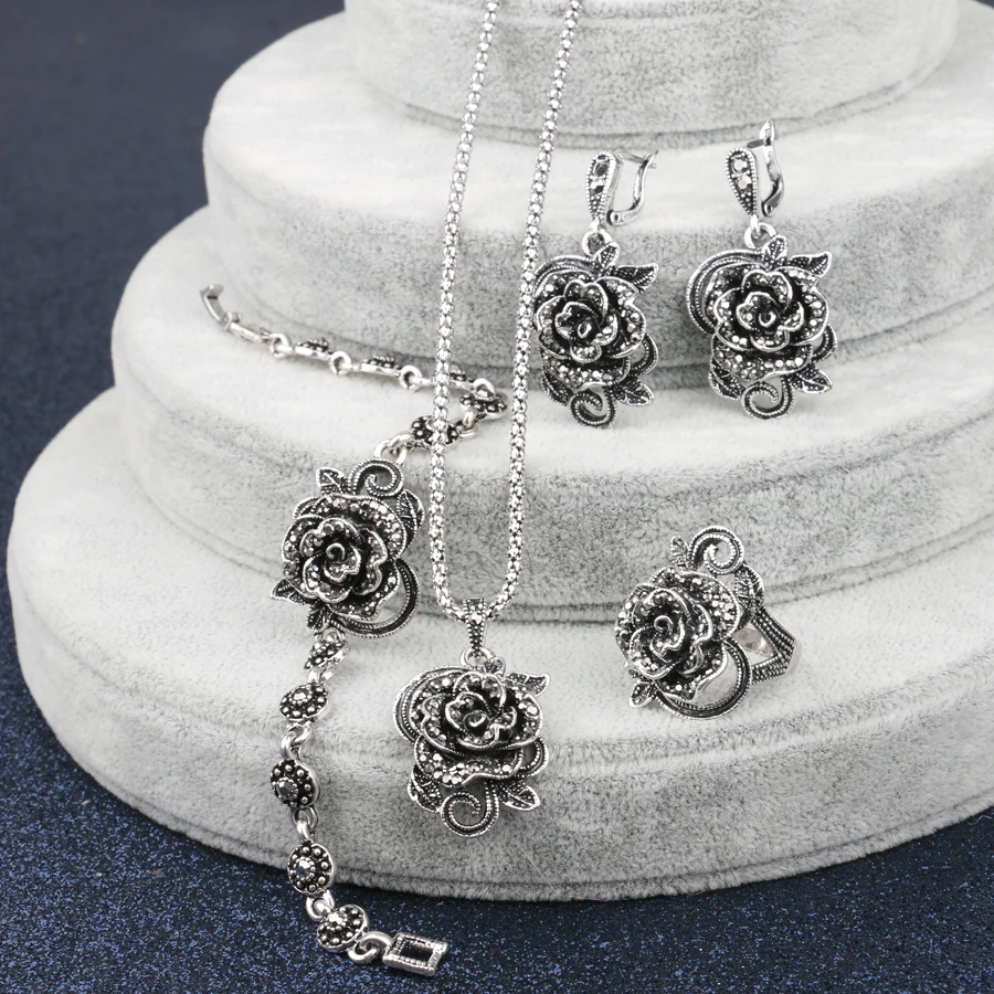 Elegantes Ring-Set mit Zirkonia