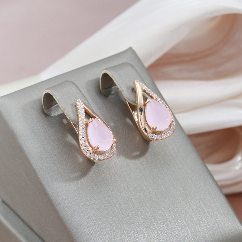 Elegante Ohrhänger mit rosa Zirkonia und funkelnden Kristallen