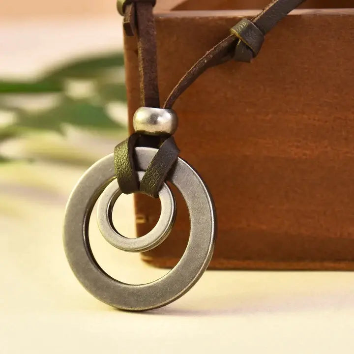 Herren Vintage Leder Halskette mit Doppelring Anhänger