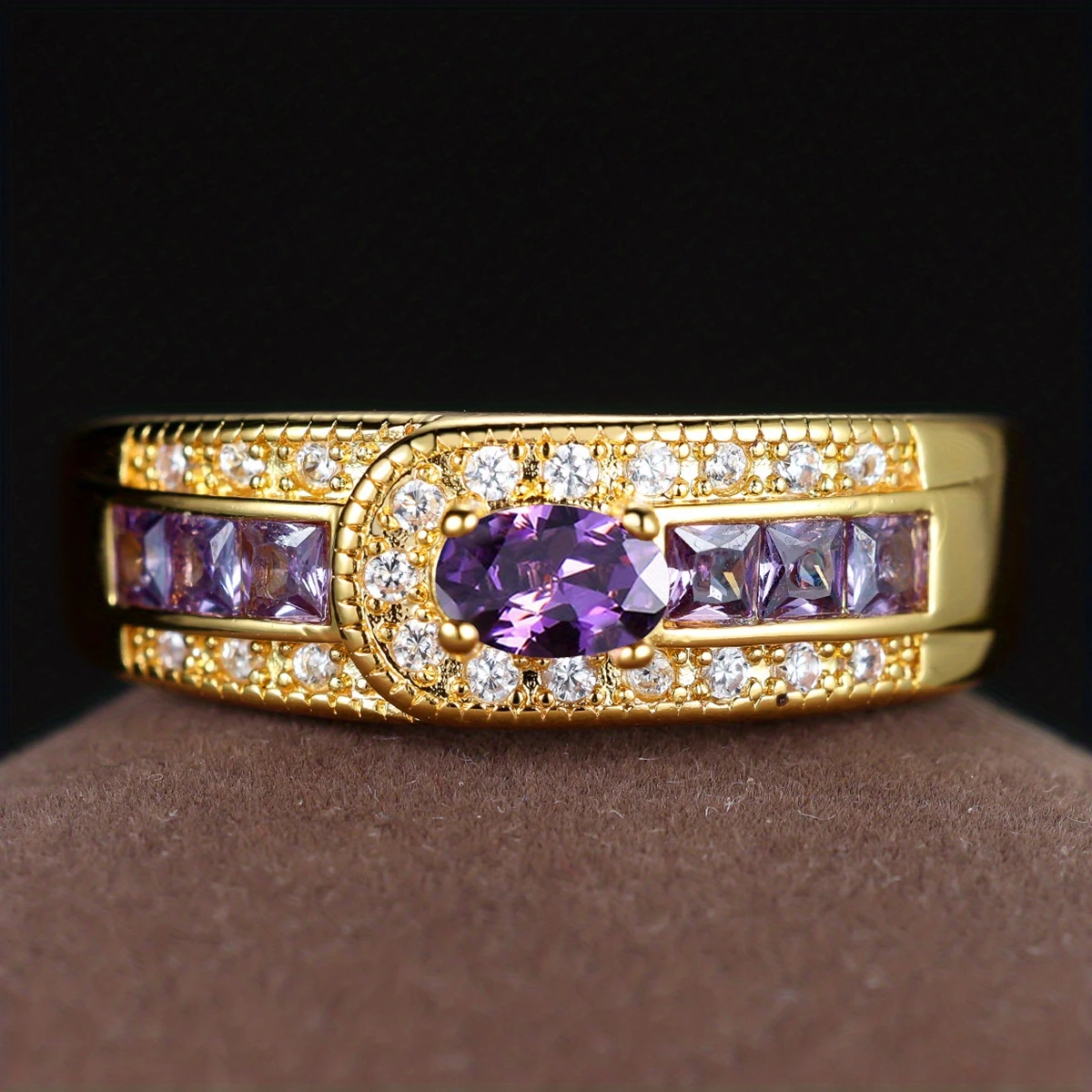 Vintage-Ring mit lila Zirkonia