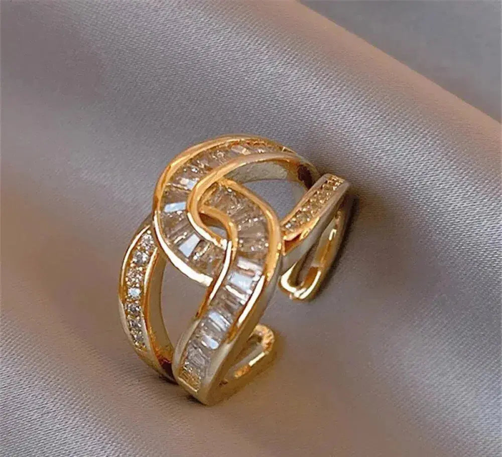 Eleganter Ring mit Knoten