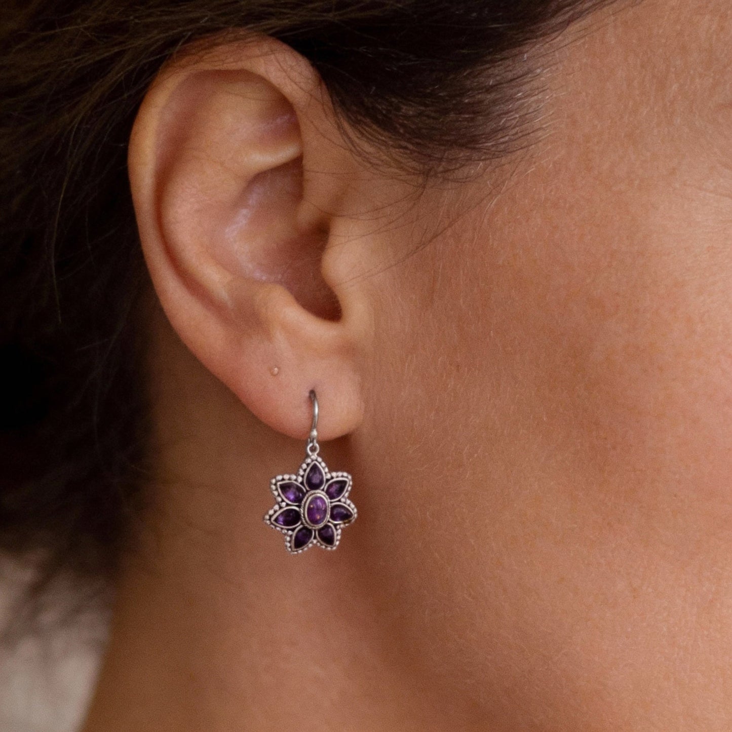 Vintage Blumenohrringe mit Amethyst-Edelsteinen im Antik-Look