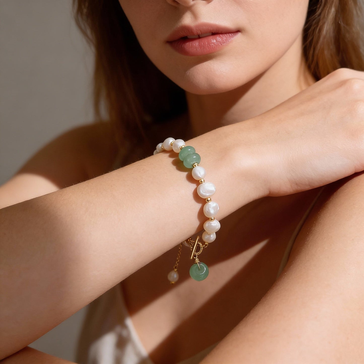 Elegantes Süßwasserperlen-Armband mit Aventurin und Knebelverschluss