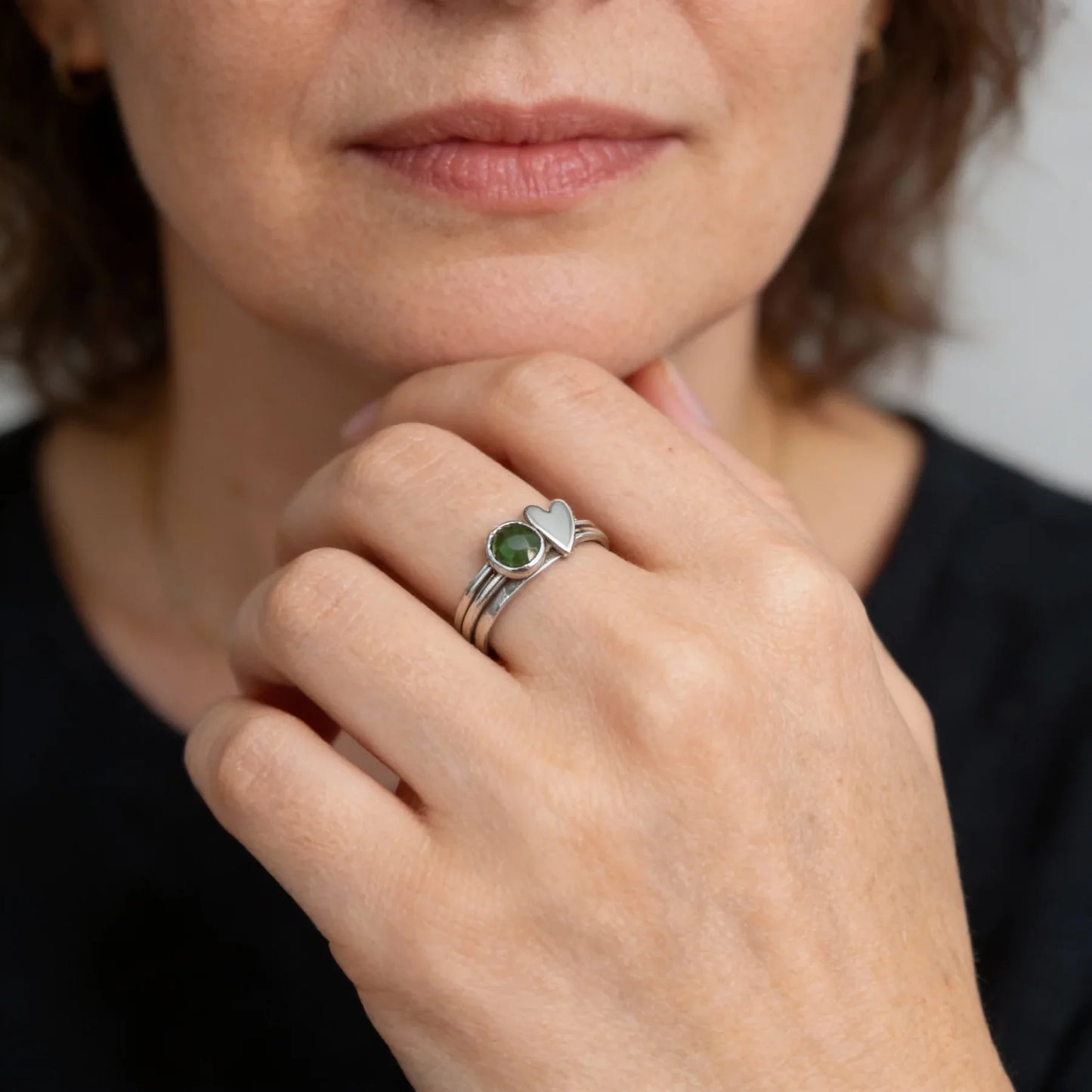Herzring mit grünem Stein – Sterlingsilber