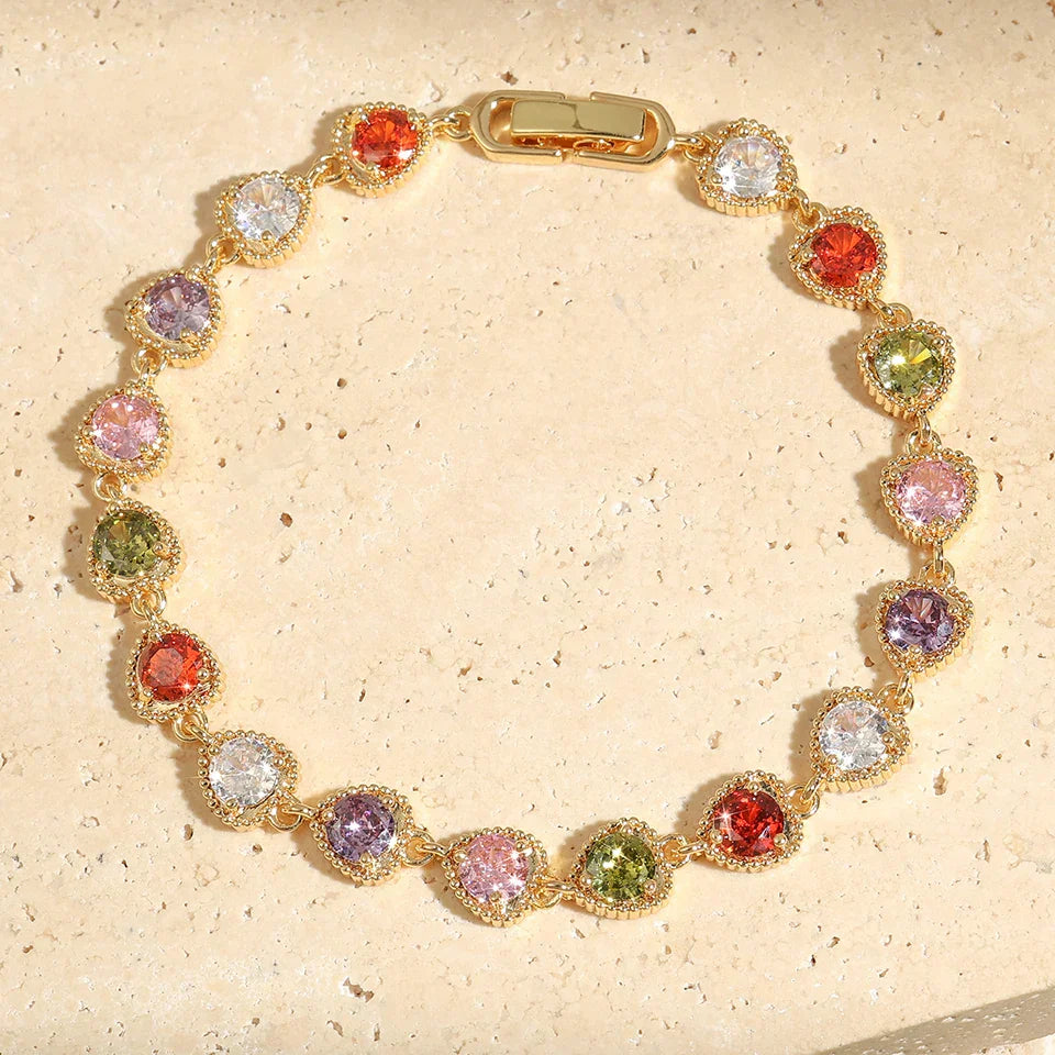 Luxuriöses Herz-Kristall-Armband mit funkelnden, bunten Steinen