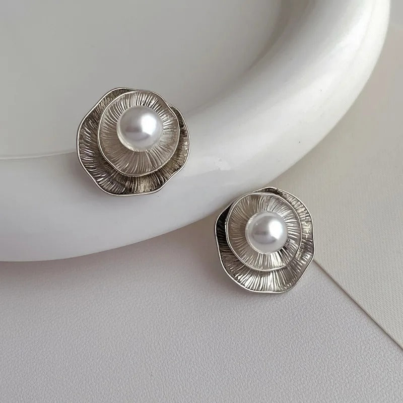Elegante Perlenohrstecker im Vintage-Blüten-Design für Damen