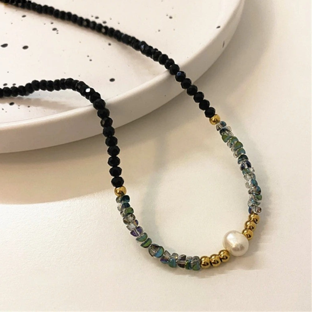 Edle Schwarze Perlenhalskette mit Glitzersteinen und Süßwasserperle
