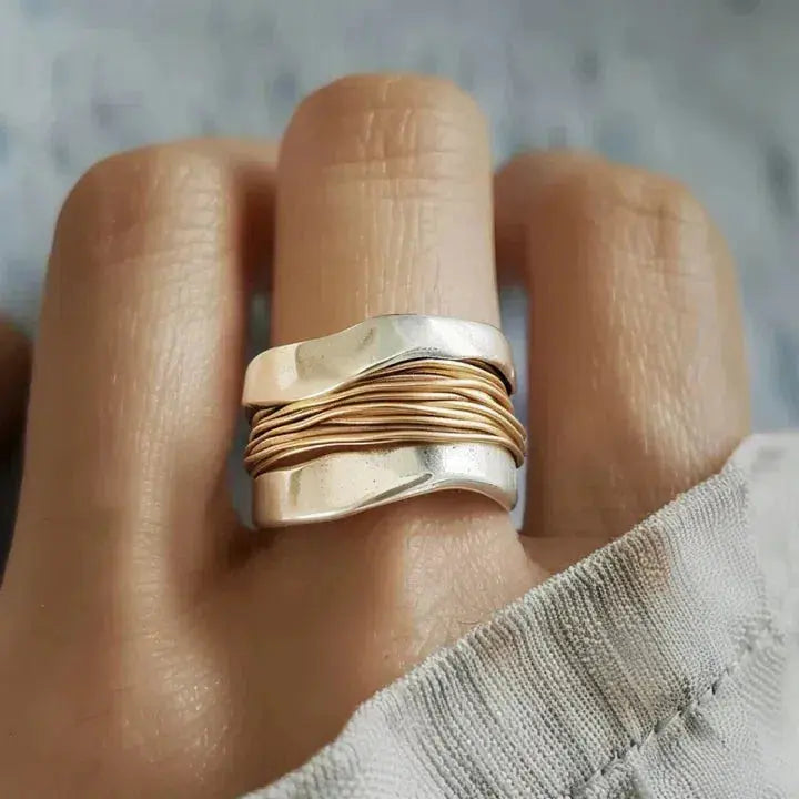 Duo der Töne – Wellenring in Silber und Gold