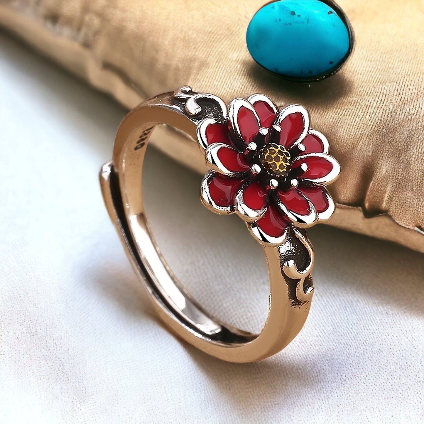 Tina | Ring mit roter Blume und Gänseblümchen