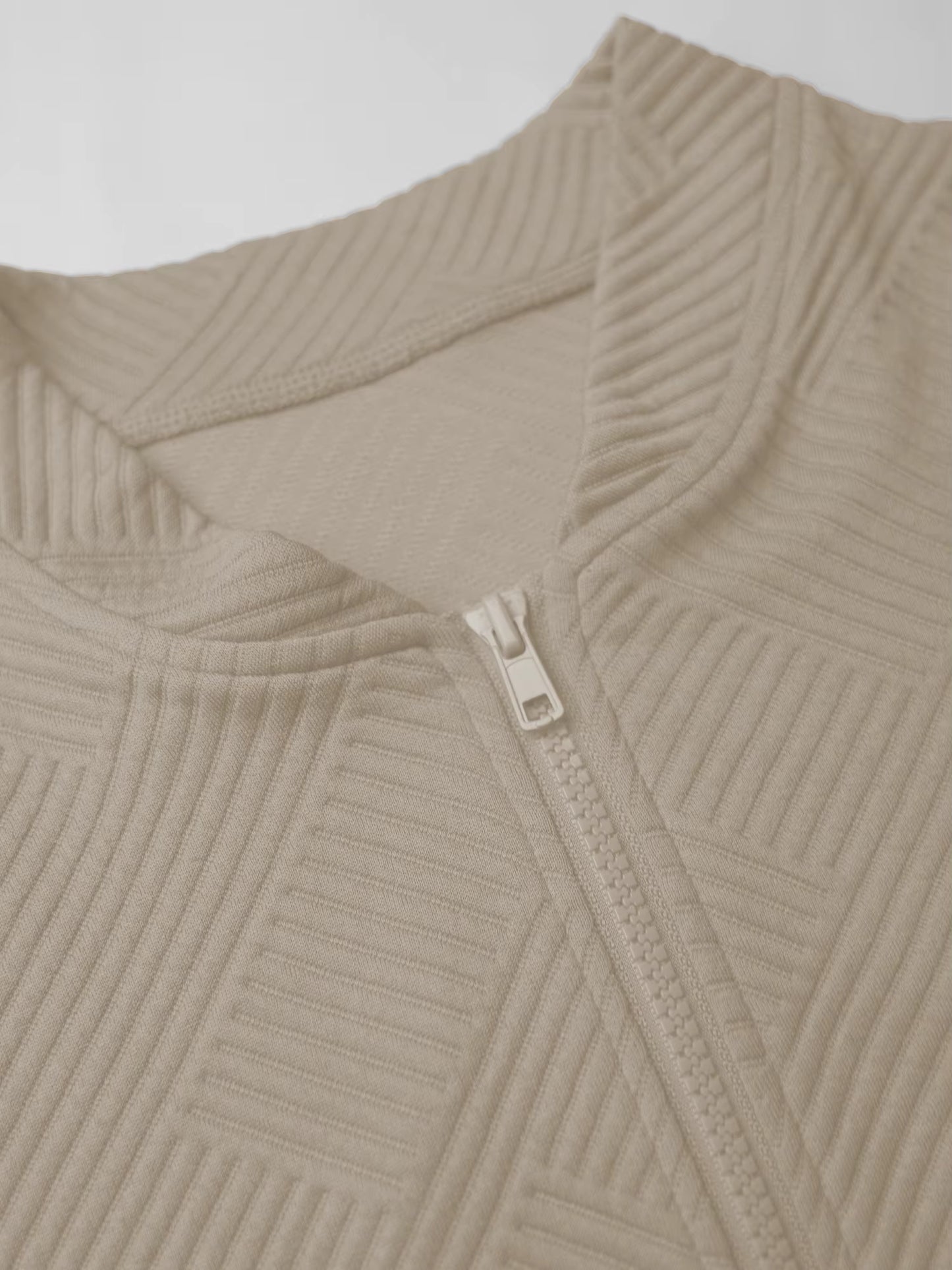 Erika | Komfortable Reißverschlussjacke mit feinem Muster