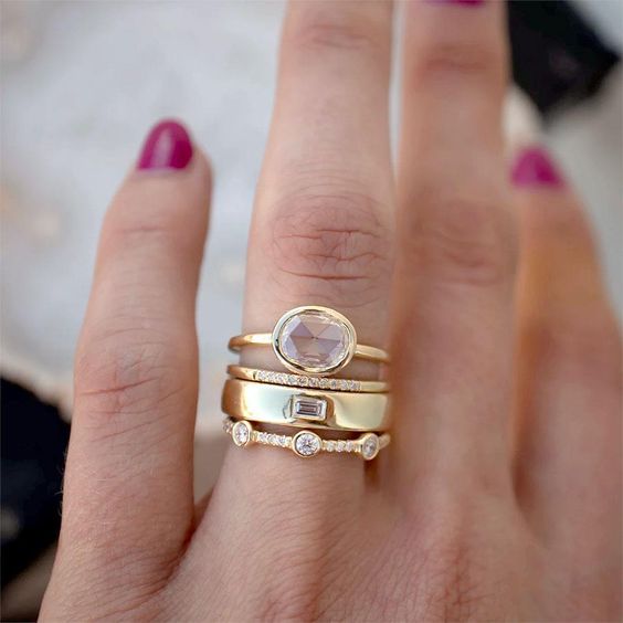 Goldenes Quartett – Vintage Zirkonia-Stapelring-Set