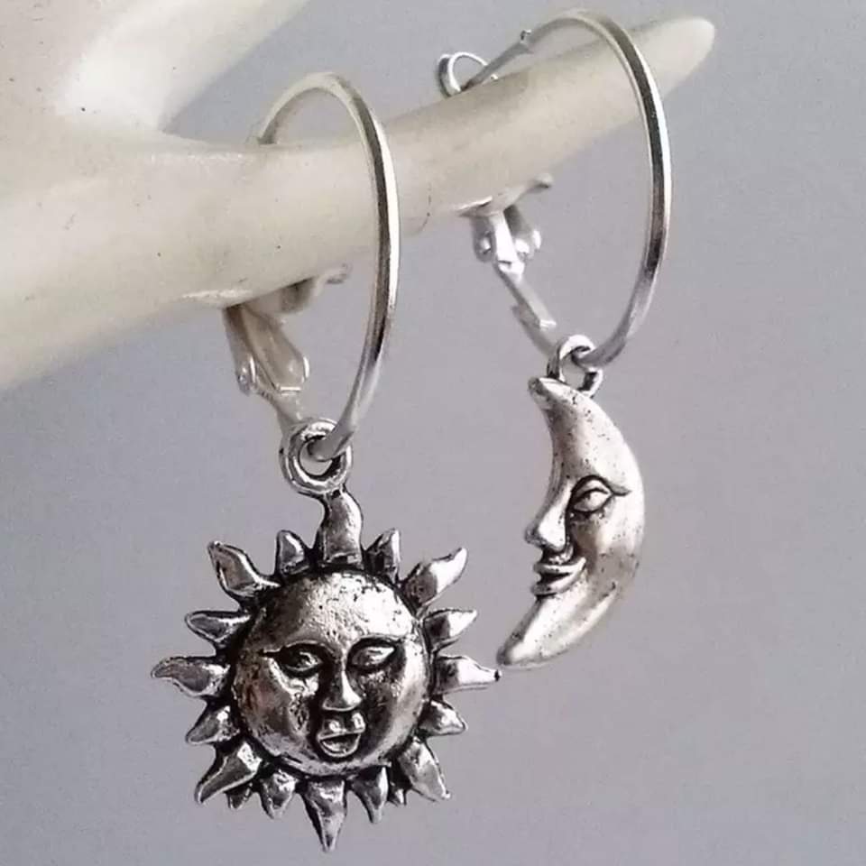 Sonnen- und Mondgesicht Creolen Ohrringe Schmuckset