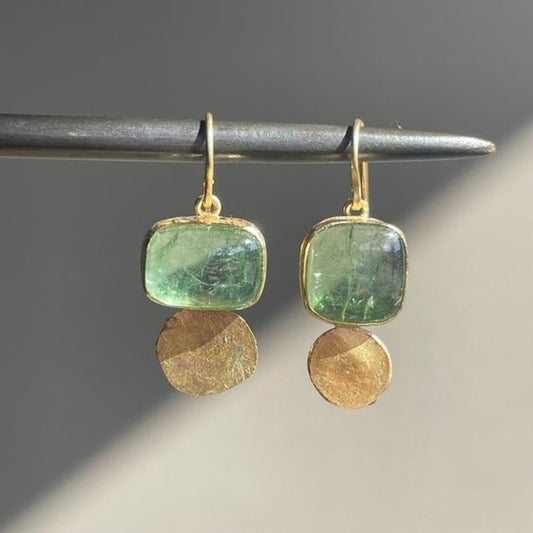 Filigrane Grüne Stein Statement Ohrringe mit Gold-Finish