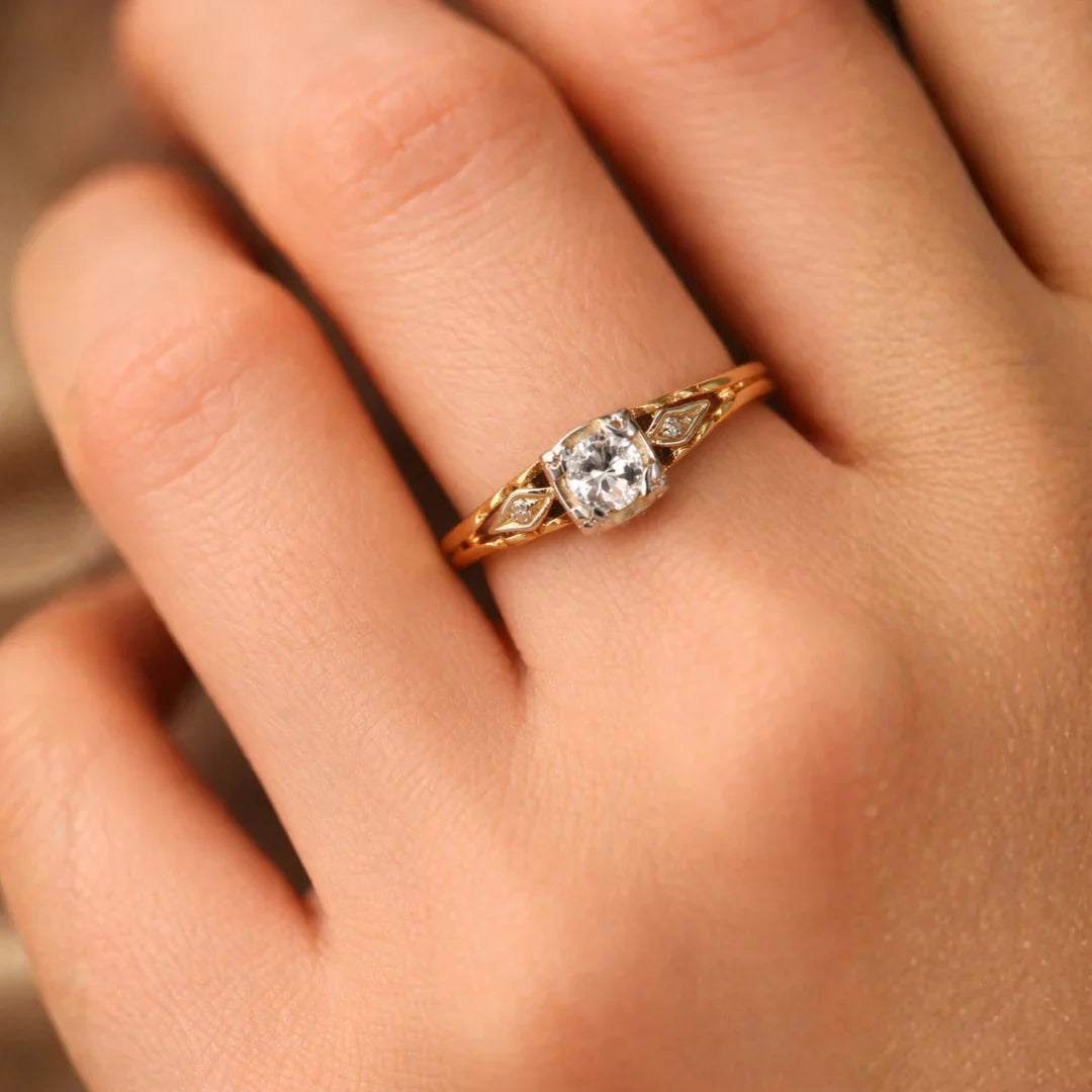 Zarter Vintage-Ring mit Zirkonia