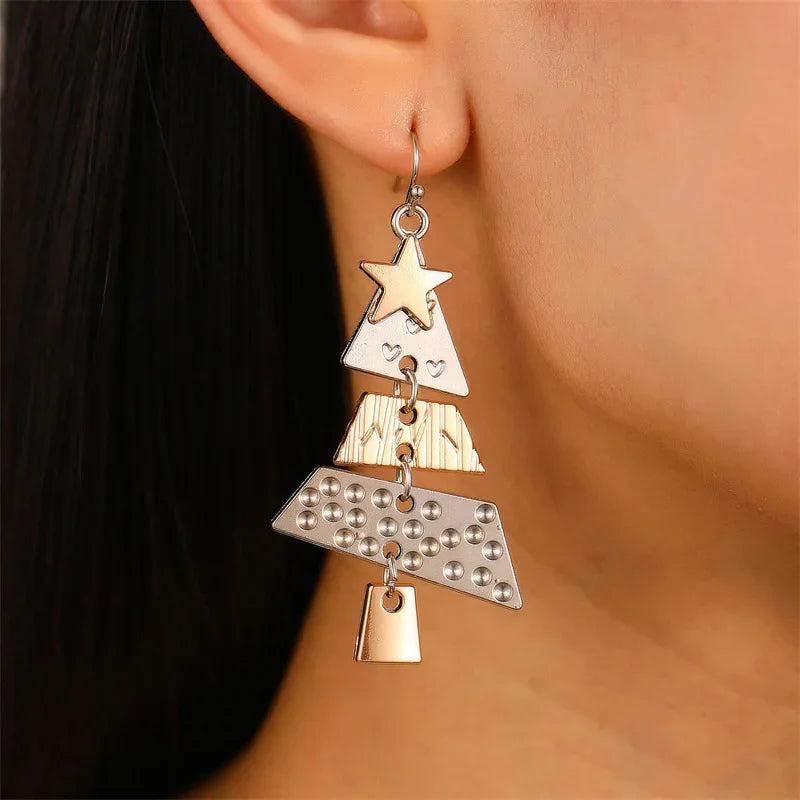 Festliche Weihnachtsbaum-Ohrhänger aus Buntmetall mit Sternen