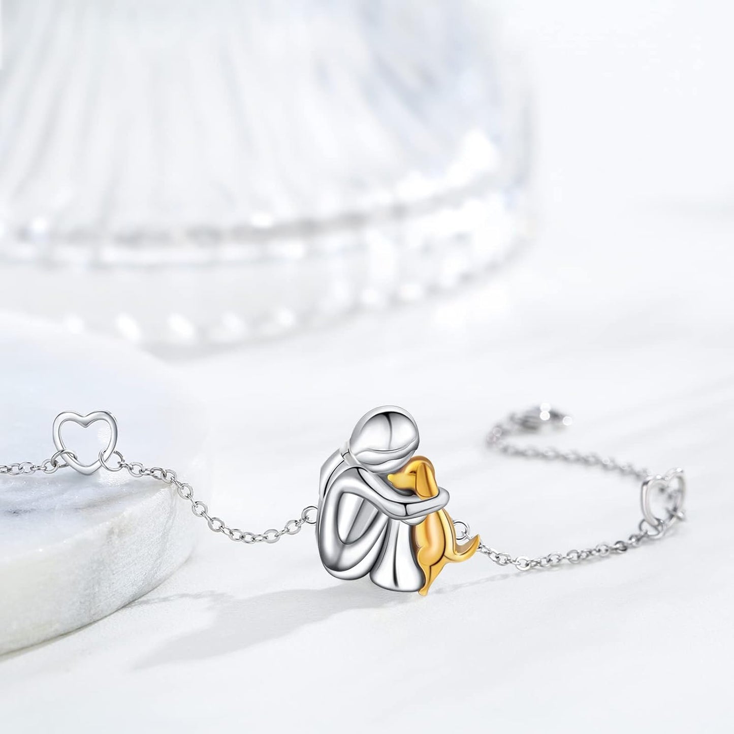 Herz-Armband: Umarmung von Mensch und Haustier
