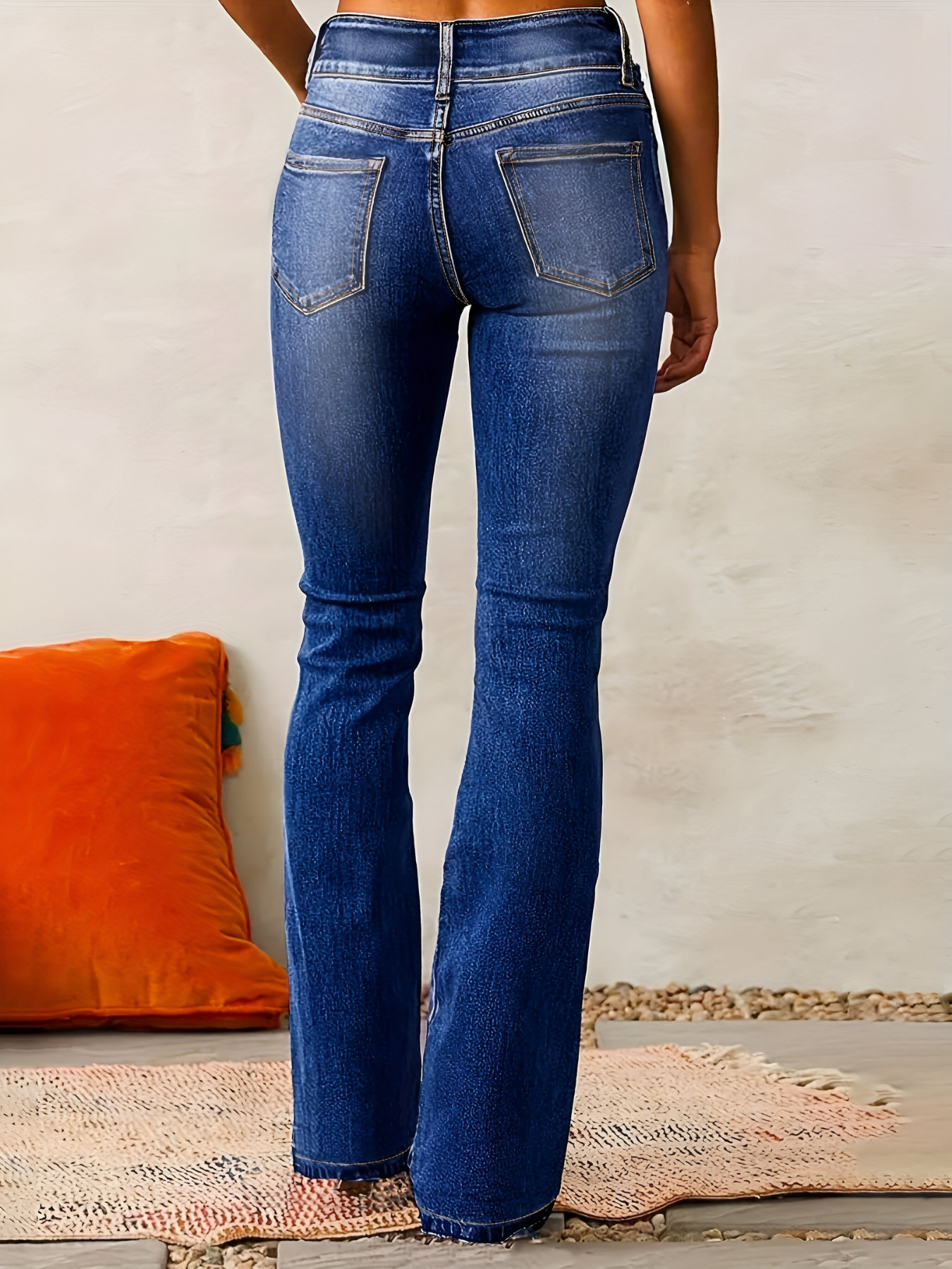 LOUISA | Flared Jeans mit hoher Taille