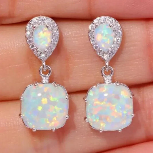 Elegante Opal Tropfen Ohrringe mit schimmernden Edelsteinen