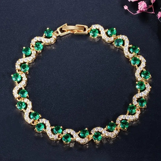 Funkelndes Smaragdgrünes Zirkonia-Armband mit elegantem Wellen-Design