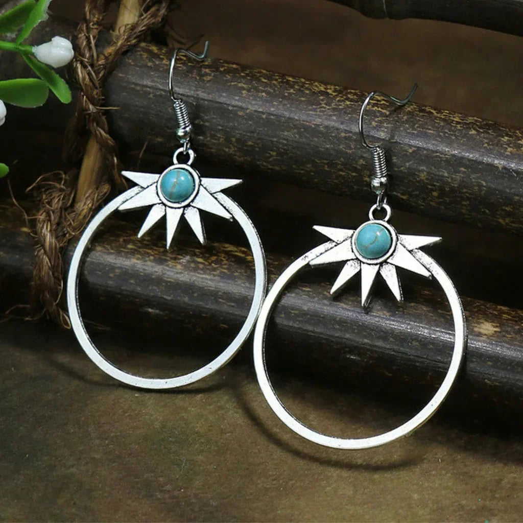 Boho Ohrringe mit Türkisstein und Sonnenstrahlen Design
