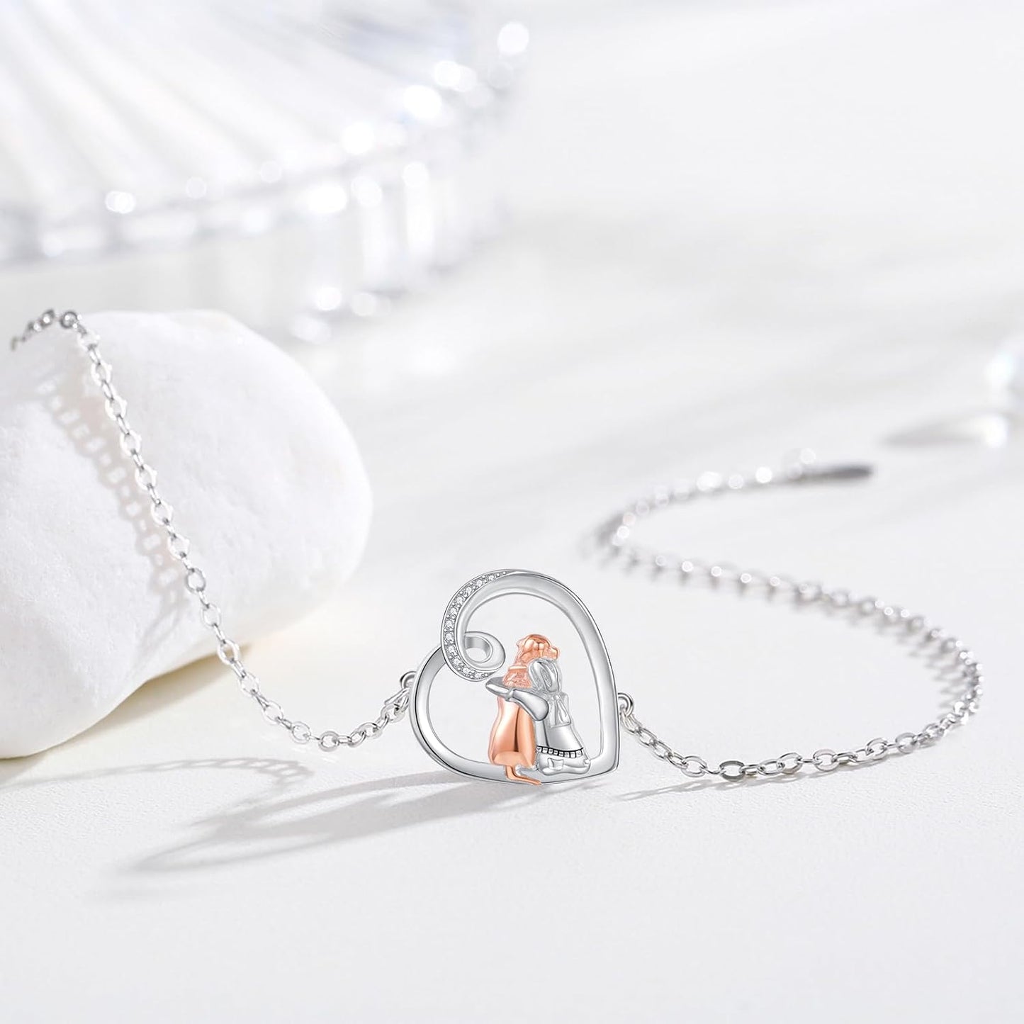Herz-Armband: Umarmung von Mensch und Haustier