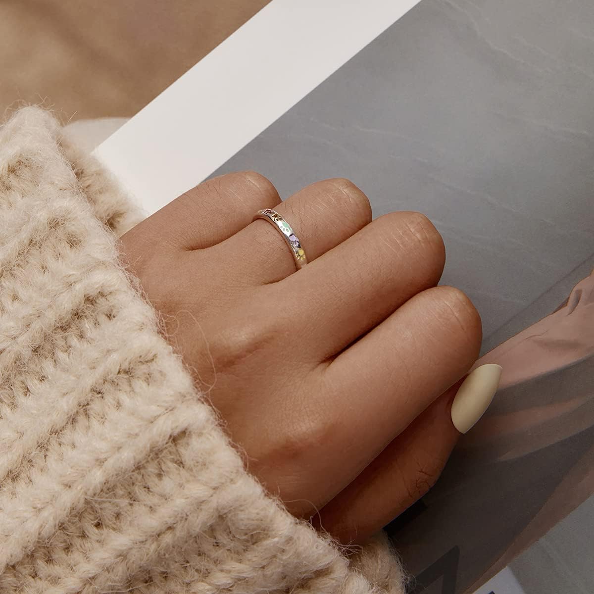 Ring aus Proof-Silber mit Pfotenzeichnung