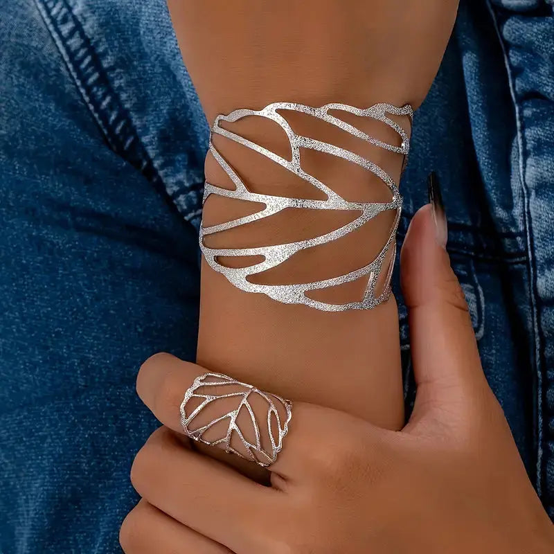 Modernes Armband und Ring Set im Blatt-Design