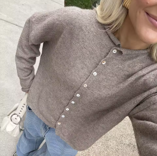 Melodie | Alltagstaugliche Strickjacke mit Knöpfen