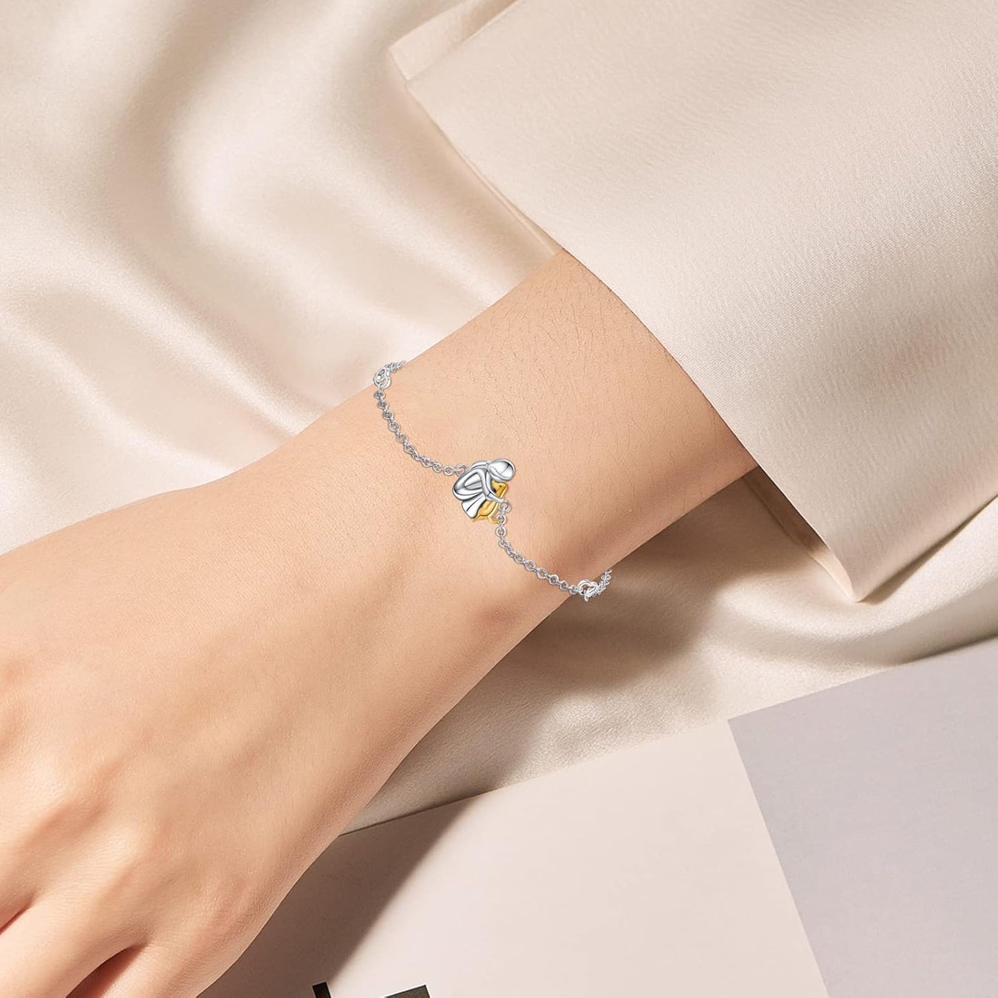 Herz-Armband: Umarmung von Mensch und Haustier