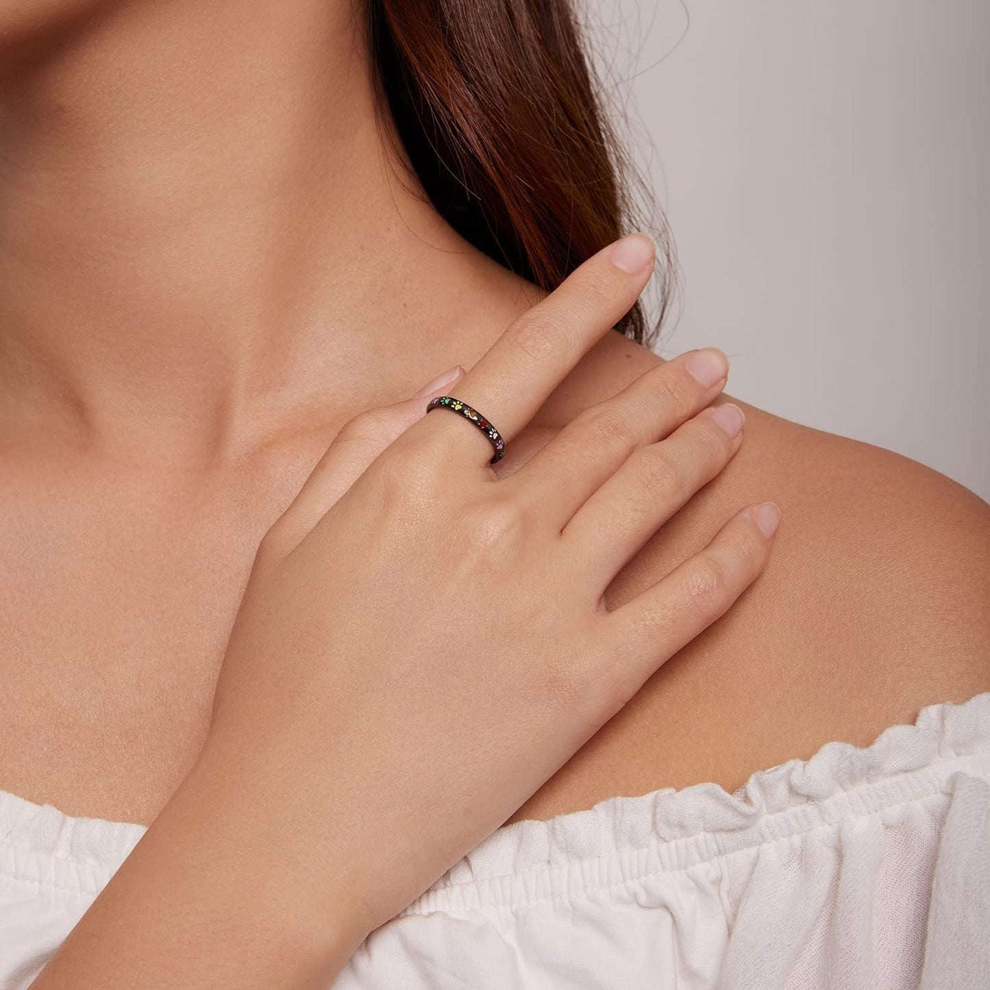 Ring aus Proof-Silber mit Pfotenzeichnung