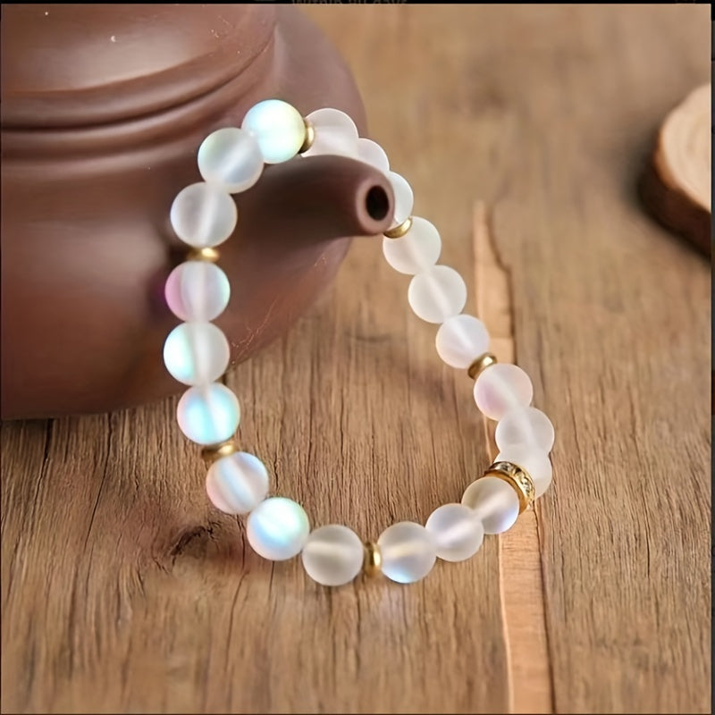 Irisierendes Mondstein-Perlenarmband mit funkelndem Zirkon-Akzent