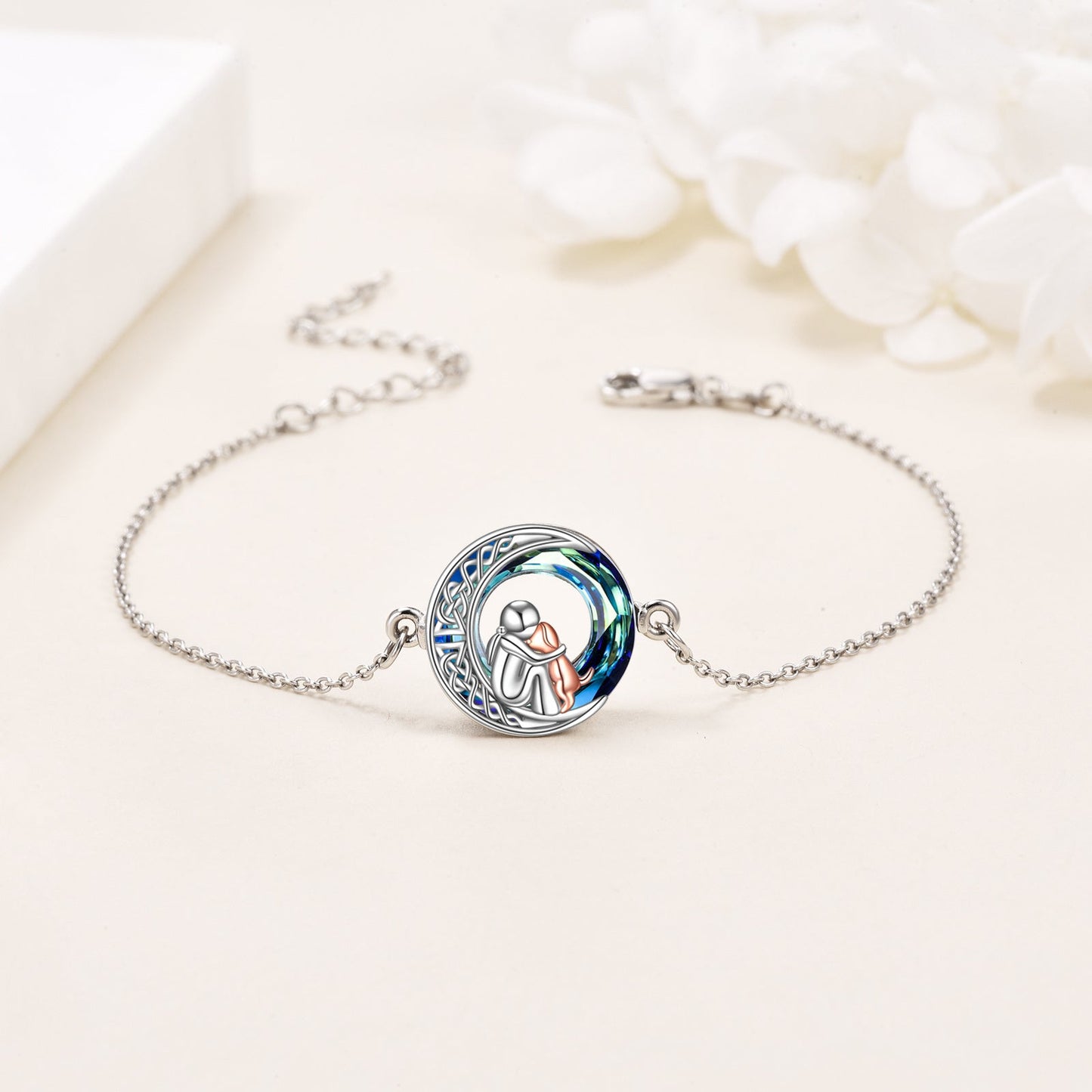 Umarmendes Mensch-Hund-Armband mit funkelndem Mondstein und Keltischem Knoten