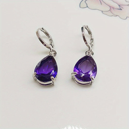 Elegante tropfenförmige Amethyst-Ohrringe mit Klappbügel-Verschluss