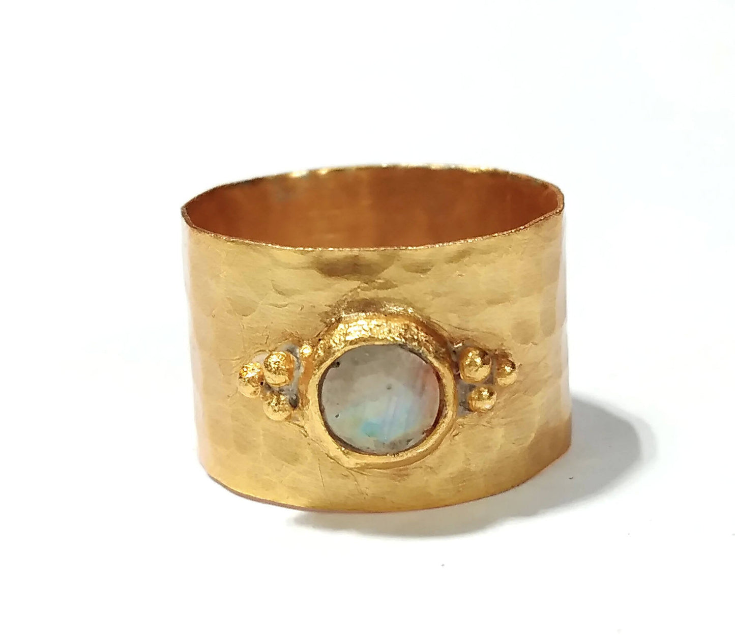 Eleganter Ring mit Zirkonen