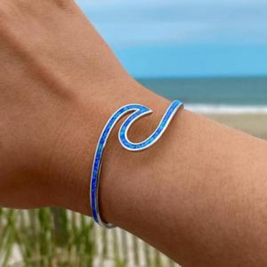 Blaues Opalwellen-Armband für sommerliche Strandmomente