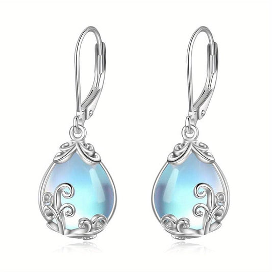 Elegante Hängeohrringe mit blauem Mondstein und keltischen Verzierungen