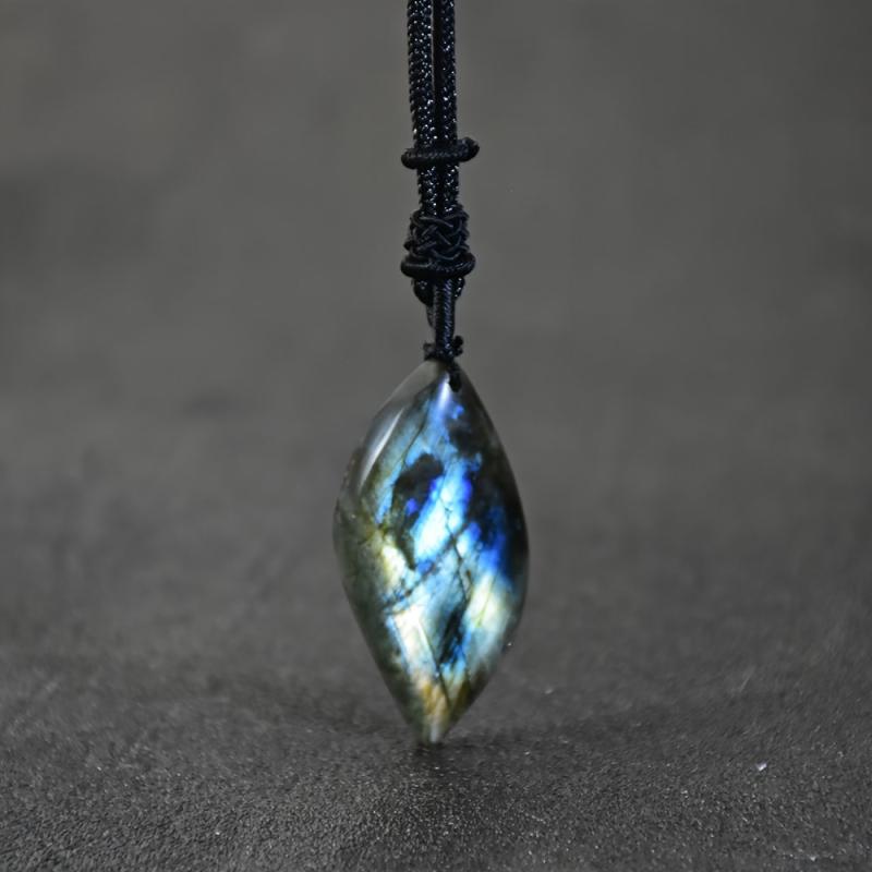 Natur Labradorit Anhänger Kette mit faszinierendem blauem Schimmer